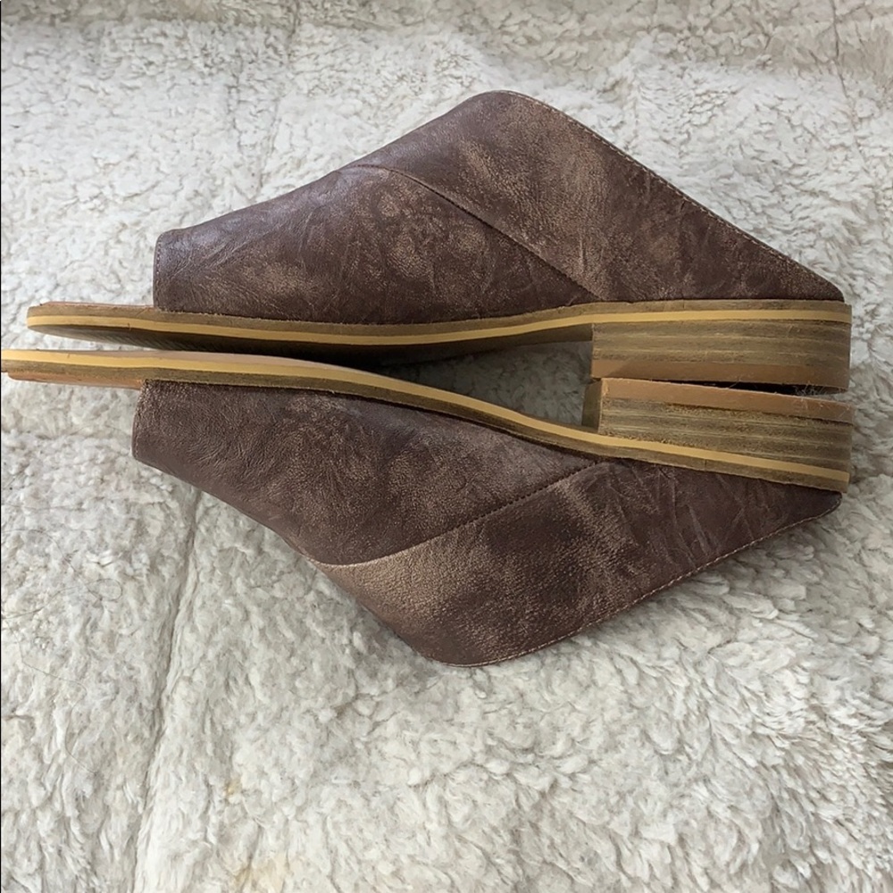 Sandals - Picture 3 of 3
